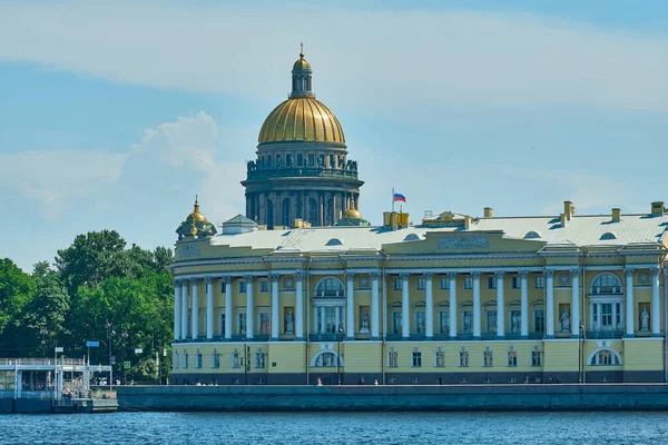 São Petersburgo Rússia Junho 2021 Bolshaya Neva Embankment Catedral São — Fotografia de Stock