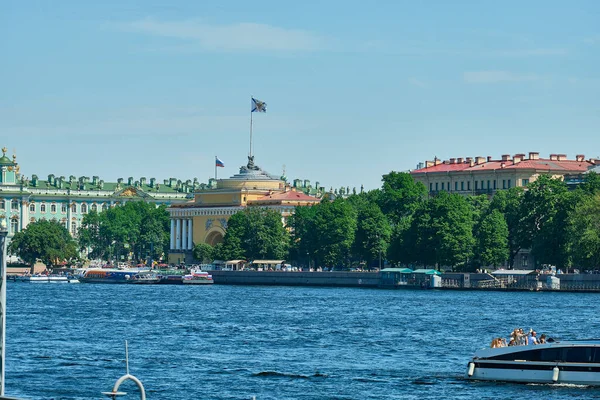 Szentpétervár Oroszország 2021 Június Bolshaya Neva Rakpart Tengerészet — Stock Fotó