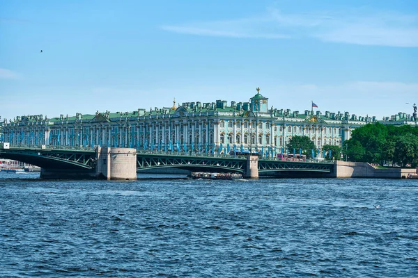 San Petersburgo Rusia Junio 2021 Bolshaya Neva Embankment —  Fotos de Stock