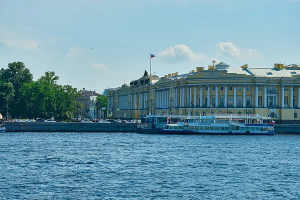 Sankt Petersburg Rosja Czerwca 2021 Nasyp Bolshaya Neva — Zdjęcie stockowe
