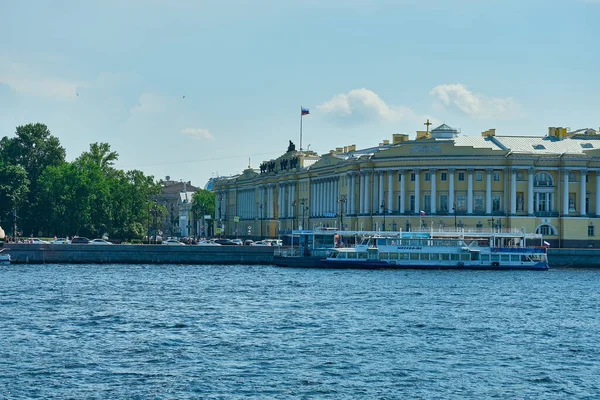 San Petersburgo Rusia Junio 2021 Bolshaya Neva Embankment — Foto de Stock