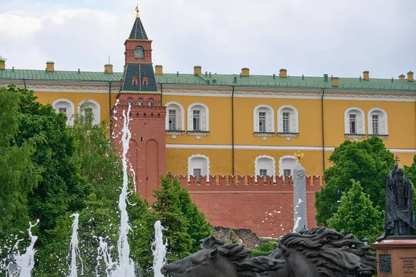 Moscou Rússia Maio 2021 Vista Praça Vermelha Kremlin Dia Nublado — Fotografia de Stock