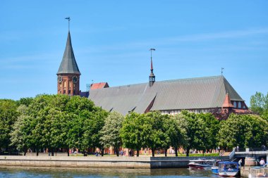 Kaliningrad, Rusya - 31 Mayıs 2021: Kanta Adası 'ndaki Kalininingrad Katedrali