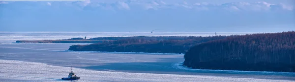 ロシアのヴァニーノ 2021年1月18日 ヴァニーノ港の船 — ストック写真