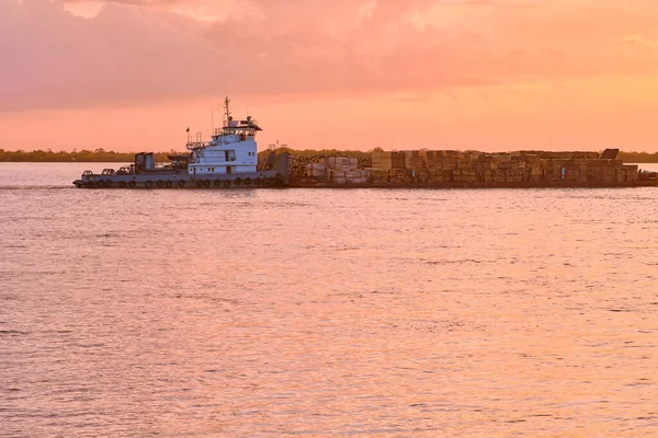 Khabarovsk Russia Sep 2021 Sunset Embankment Amur River Khabarovsk Barge — Stock Photo, Image