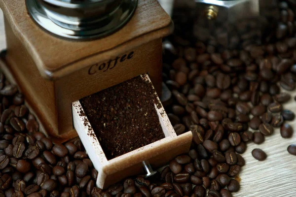 Manuell Kaffekvarn Med Kaffeböna Och Droppflaska Set — Stockfoto