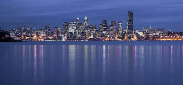 Seattle Waterfront Night — Fotografie, imagine de stoc