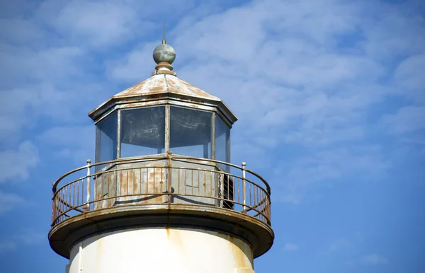 Lighthouse Top Beacon Lookout PLatform Railing Daytime Blue Sky — Stock Photo, Image