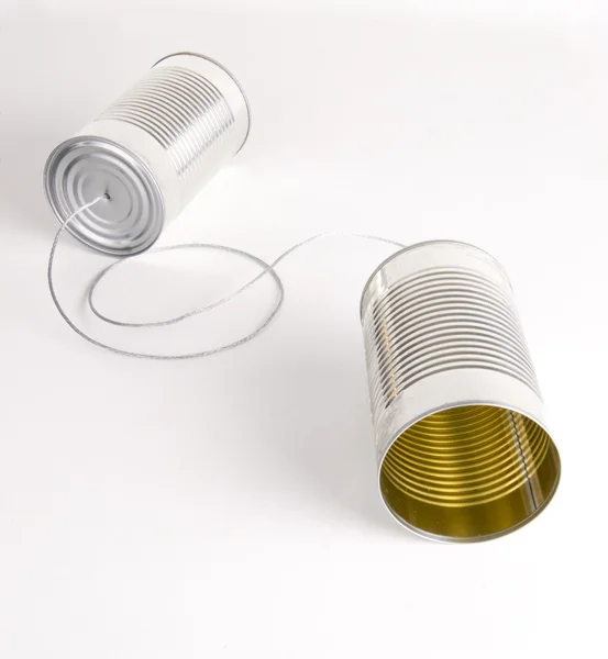 Dois latas amarrado juntos com fio de metal walkie talkie — Fotografia de Stock