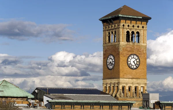 Staré tacoma radnice cihlového architektonické věž s hodinami — Stock fotografie