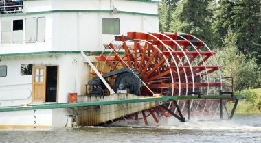 sternwheeler çalkalama riverboat yandan çarklı gemi gemi nehirden aşağı taşır