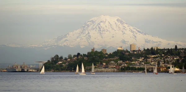 Barca a vela Regata Inizio Baia Puget Sound Downtown Port Tacoma Washington — Foto Stock