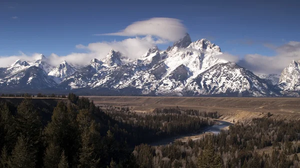 흐린 날 뱀 강 들쭉날쭉한 봉우리 그랜드 Teton 와이오밍 — 스톡 사진