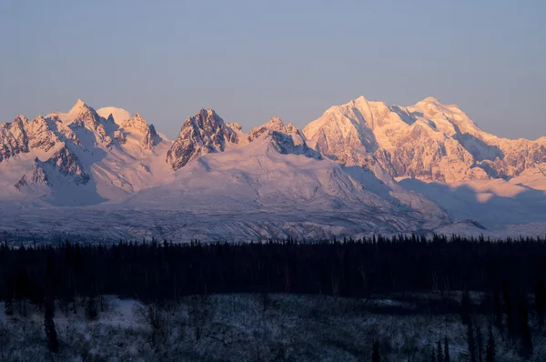 Hřebeny vrcholy mount mckinley denali national park na Aljašce USA — Stock fotografie