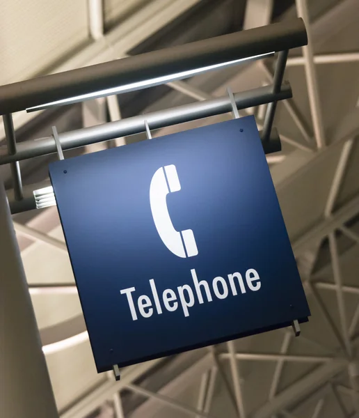 Telefoon telefooncel teken marker openbare bouw van het platform structuur — Stockfoto
