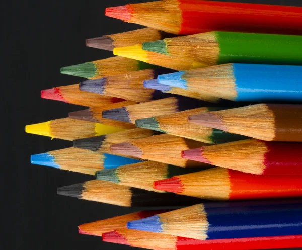 Μακροεντολή από κοντά ξύλο πολλαπλών χρώμα τέχνης εφοδιασμού μολύβια — Φωτογραφία Αρχείου