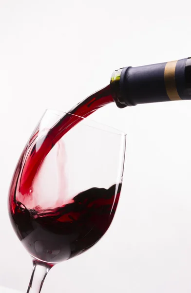 Červené burgundské víno pít náplň vyplynuly skla alkohol tekuté občerstvení — Stock fotografie