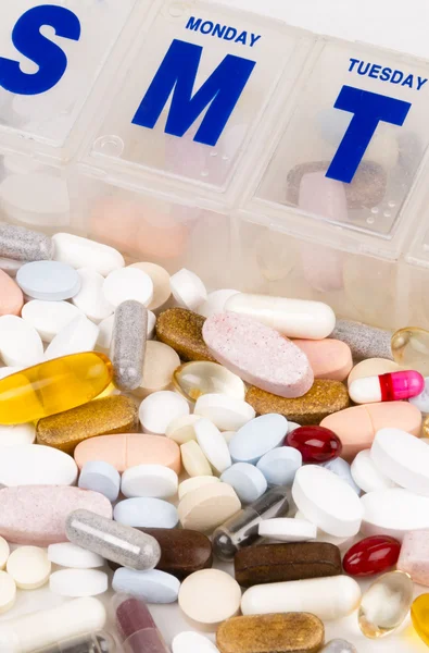 Kapsułki bunkier suplement witaminy grupy leczenie leki medyczny narkotyków — Zdjęcie stockowe