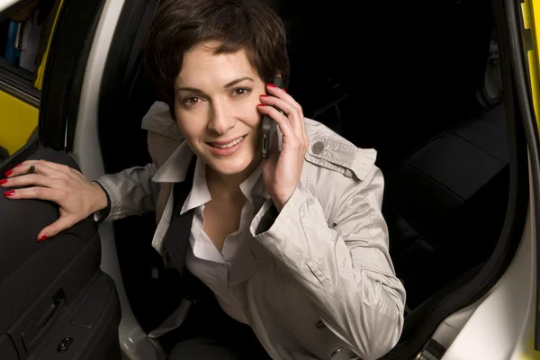 Business Woman Traveler Exits Taxi Cab Transportation Conversation — Stock Photo, Image