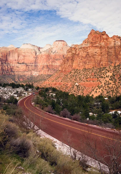 Highway 9 Zion Park Blvd Curves Through Rock Mountains — Stock Photo, Image