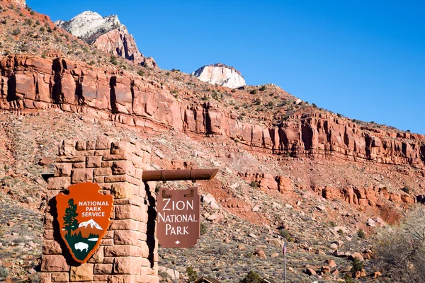 National Parks Service Entrance to Zion National Park Utah — Stock Photo, Image