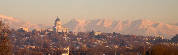 Panoramatické malebné krajiny solné jezero city utah centru wasatch — Stock fotografie