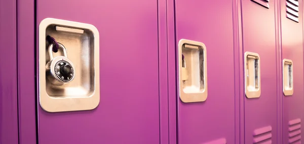 Armários para estudantes Escola Universitária Campus Hallway Storage Locker — Fotografia de Stock