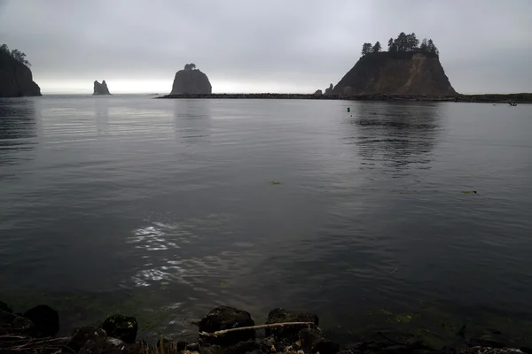 Impilabili scogliere Oceano Pacifico West Coast — Foto Stock