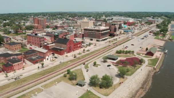 Aerial View Resolution Muscatine Iowa Midwest Mississippi River — Stock Video