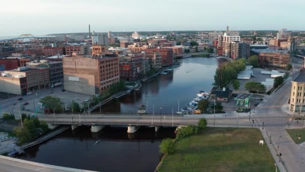 Milwaukee Wisconsin Great Lake Michigan Aerial View Downtown Uhd — стокове відео