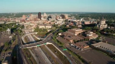 St. Paul Minnesota 'daki şehir merkezinin 4K UHD hava görüntüsü 
