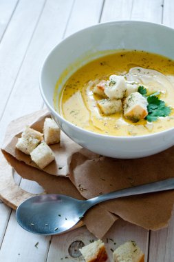 Havuçlu krem çorba