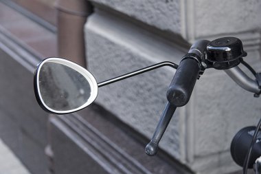 Direksiyon simidi bisikletle ayna