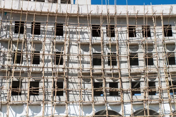 Construction site with scaffolding — Stock Photo, Image