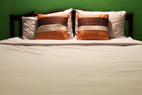 Camera da letto e parete verde — Foto Stock