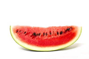 Karpuz dilimi beyaza izole edilmiş.