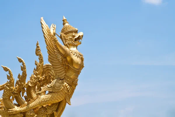 Estatua de Garuda, provincia de Ubonratchathani Tailandia —  Fotos de Stock