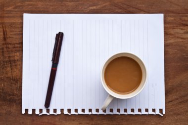 kahve Not ve ahşap zemin üzerine kalem