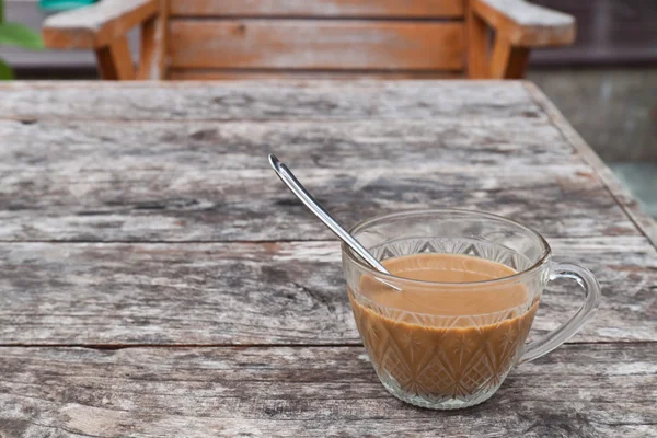 Kaffee auf Holztisch — Stockfoto