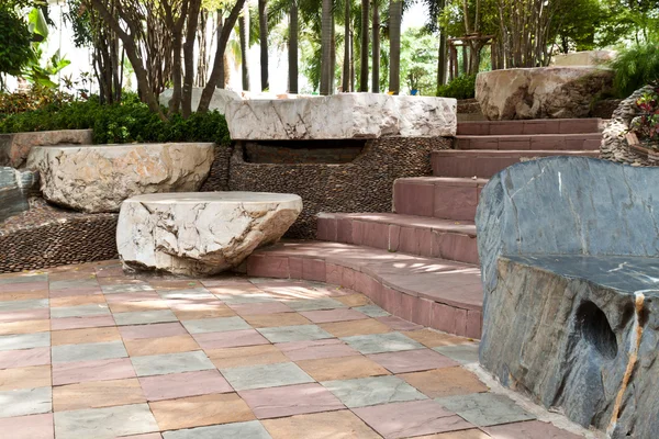 庭の石の性質 — ストック写真