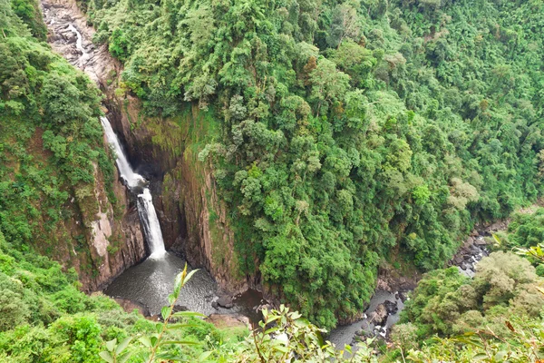 Vesiputouksia Thaimaassa, Heaw Narok — kuvapankkivalokuva