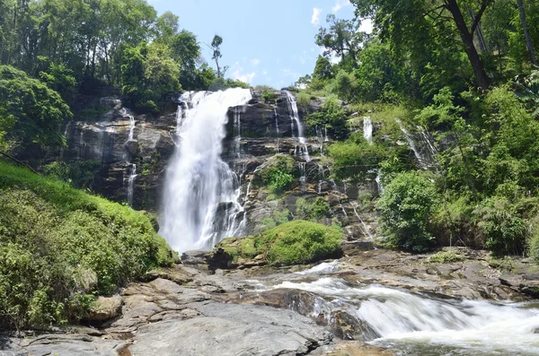 Wasserfall auf Thailand — Stockfoto