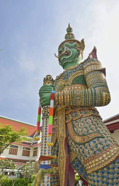 Statue giganti in stile nativo tailandese — Foto Stock