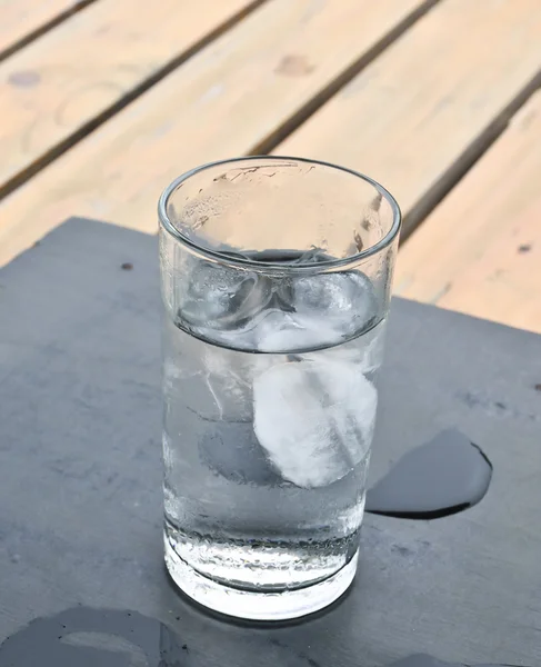 Agua fresca y fresca — Foto de Stock