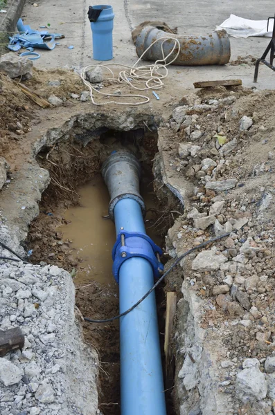 Repair water pipe — Stock Photo, Image