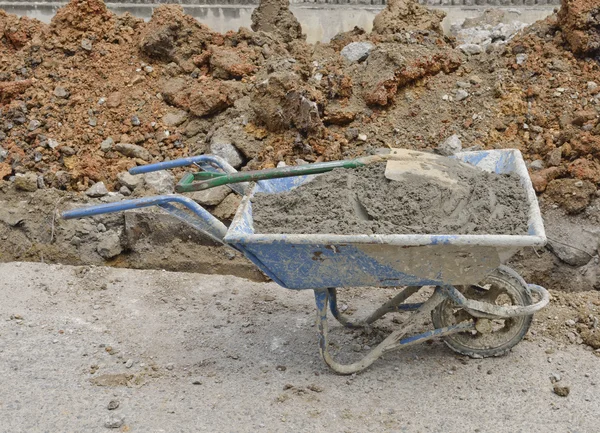 Zand op metalen kar — Stockfoto