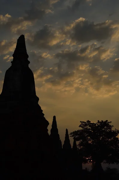 Silhouet van de oude pagode — Stockfoto