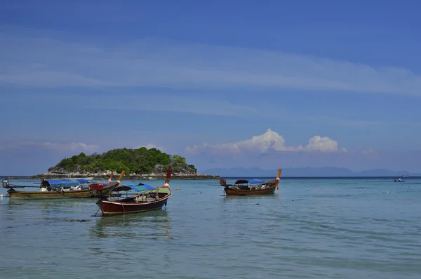 Thaise longtail boot in de zee — Stockfoto