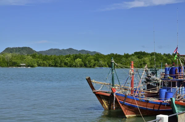 Vissersboot in andaman thailand — Stockfoto