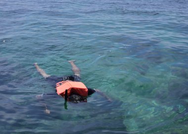 snorkle olan adam